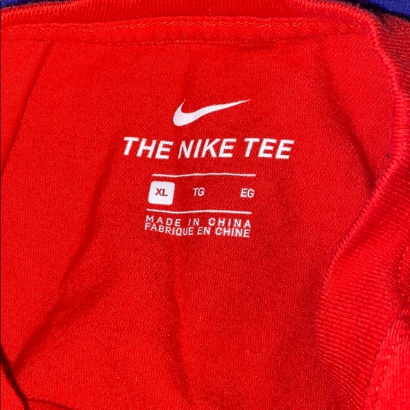 Nike Graphic Tee - Picture 2 of 2